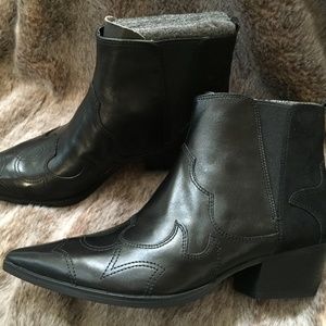 Nine West Black Leather Western Ankle Boot Bootie